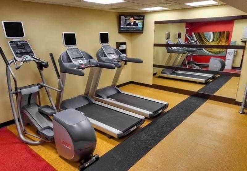 Отель Courtyard By Marriott Bloomington Normal Экстерьер фото