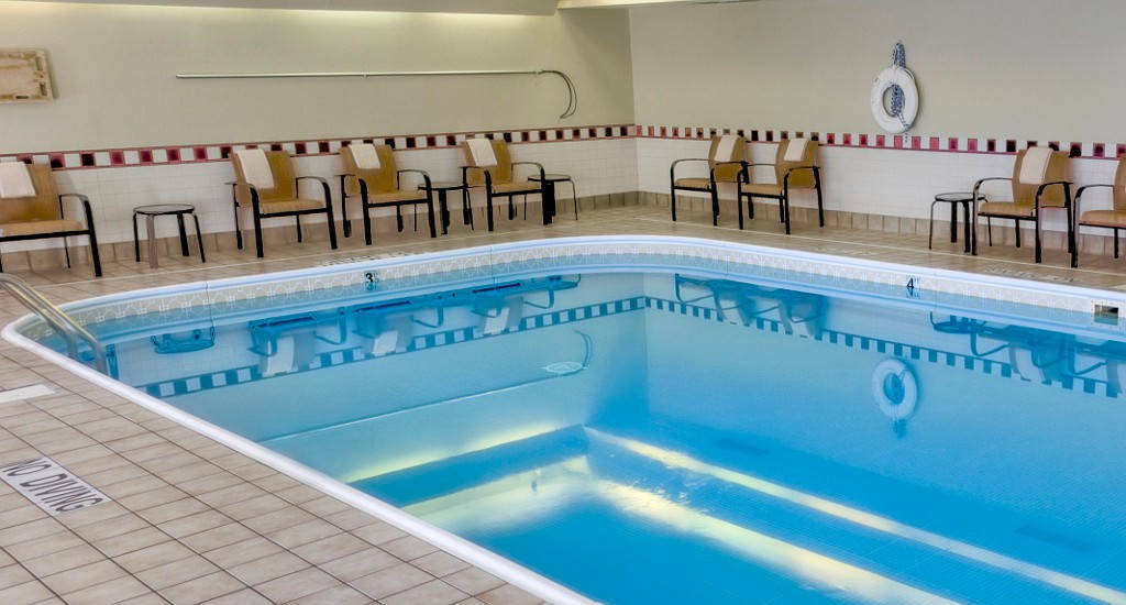 Отель Courtyard By Marriott Bloomington Normal Экстерьер фото